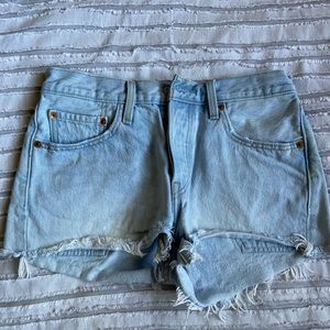 Levi’s mid-rise Jean shorts